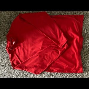 Men’s Under Armour long sleeve. Size 2XL.